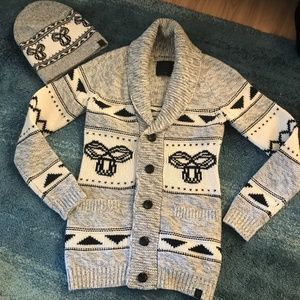 Aritzia TNA lambs wool cardigan and Beanie